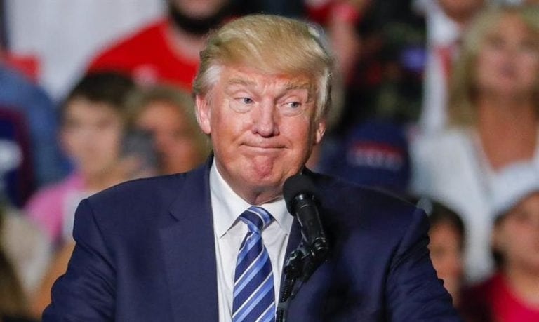 Trump no desiste de sus acusaciones de fraude pese a la «traición» de Barr