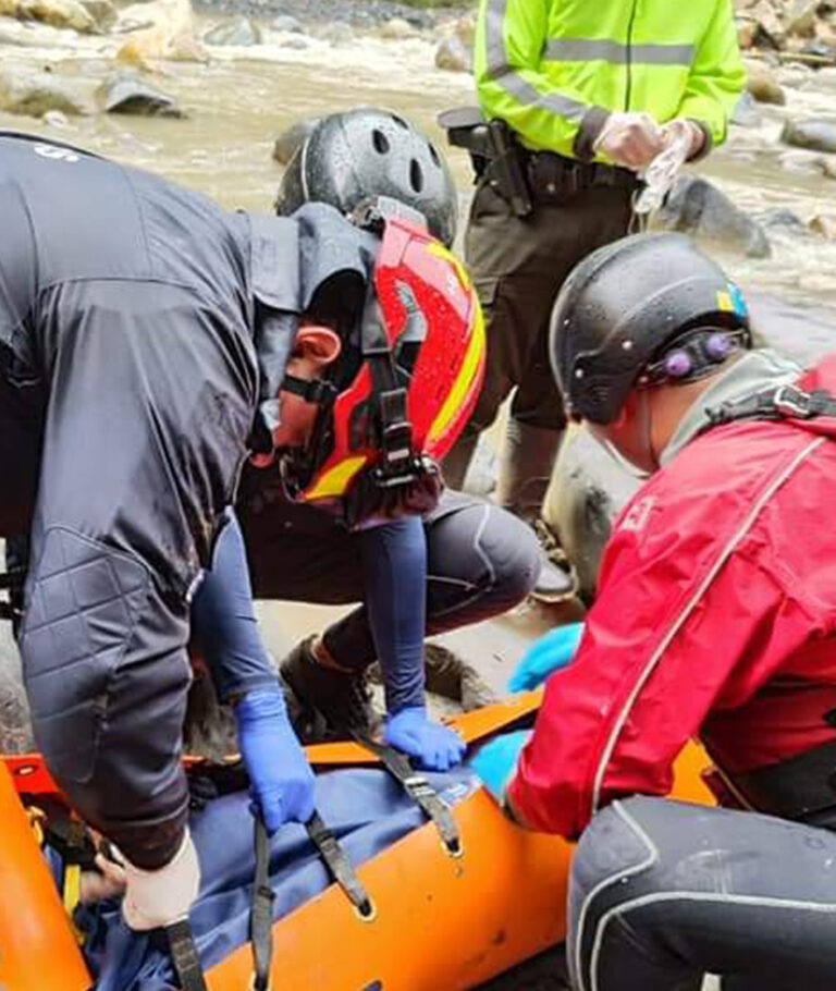 Hallan cadáver de madre que cayó en Pailón del Diablo