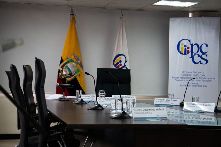 Consulta para retirarle atribuciones al CPCCS