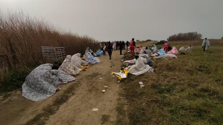 Ascienden a 64 los muertos rescatados tras el naufragio en la costa italiana
