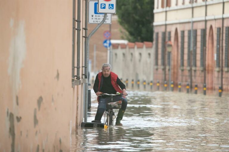 Aumentan a 13 los muertos por las inundaciones del noreste de Italia
