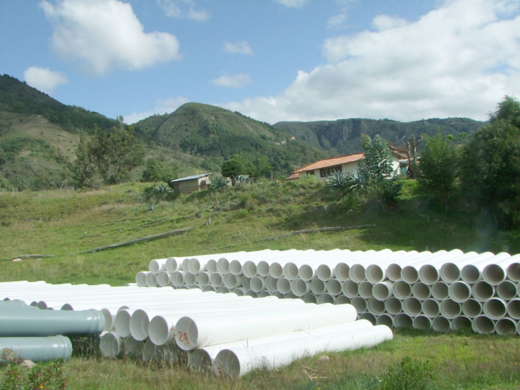 Uno de los proyectos importantes que ejecuta la Prefectura en la actualidad es el Chilpa-Las Nieves-Susudel, que servirá a comunidades de Nabón y Oña.(AZD)