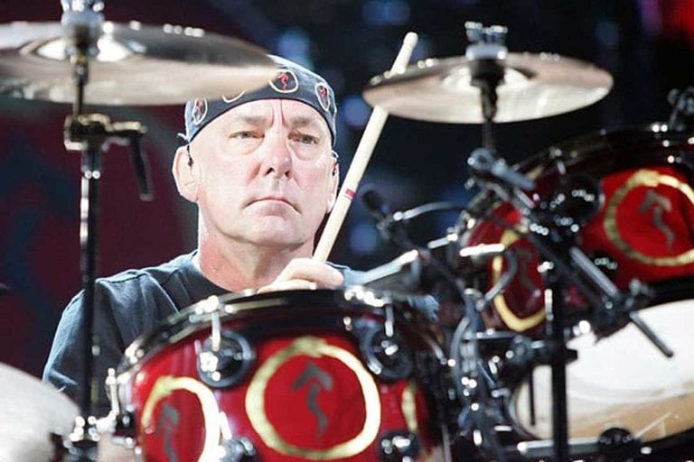 Muere a los 67 años el rockero Neil Peart, el batería de Rush