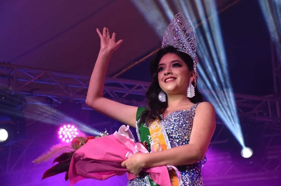 La reina de Santa Isabel, Estefany Heras, electa el fin de semana.(Cortesía)