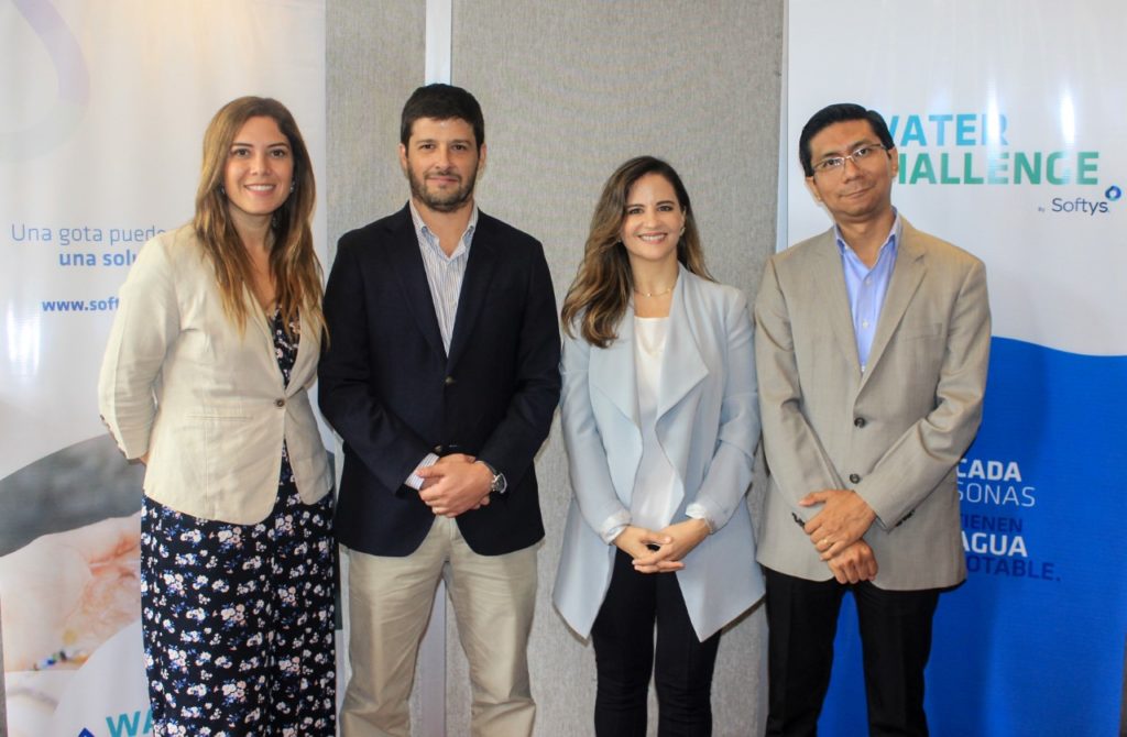Ejecutivos de la compañía “Softys” que impulsa la iniciativa Water Challenge. Cortesía