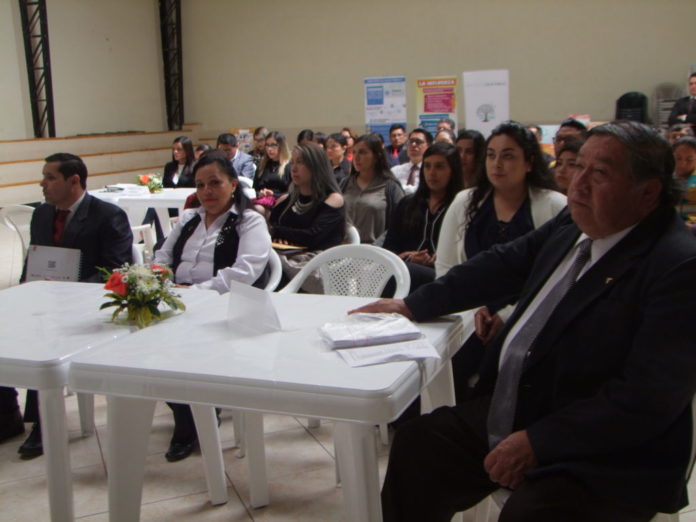 Participantes escuchan el informe del director distrital Galo Verdugo.(AZD)