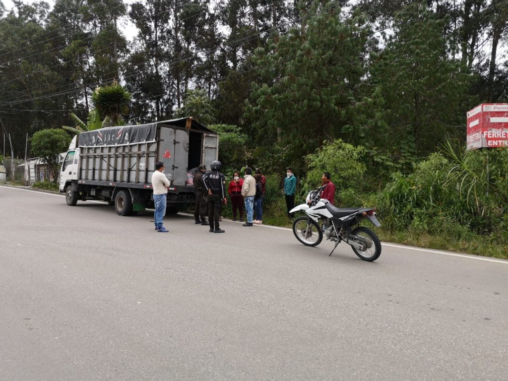 El vehículo fue retenido por la Policía Nacional.