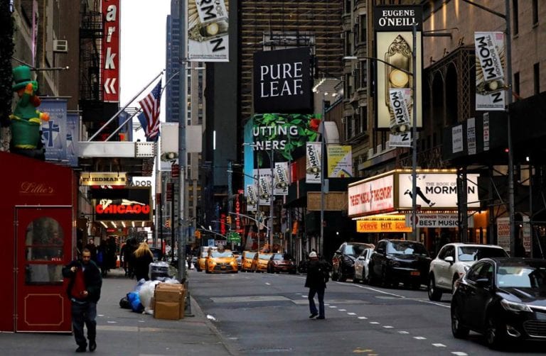 Nueva York vuelve a retrasar la vuelta a las aulas de casi todos los alumnos