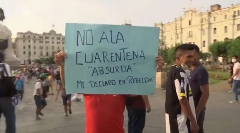 Al grito de «Muera la cuarentena», manifestantes rechazan restricción en Perú