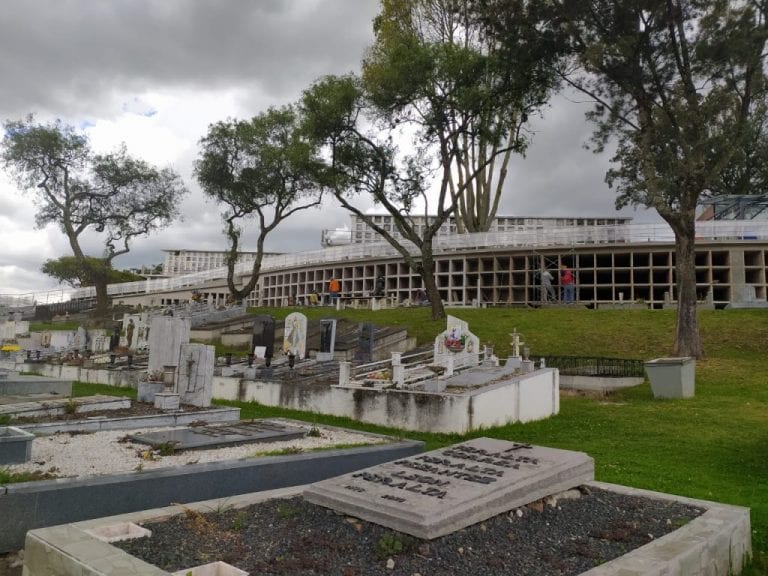La EMUCE construye 500 nichos y bovedas en el cementerio municipal