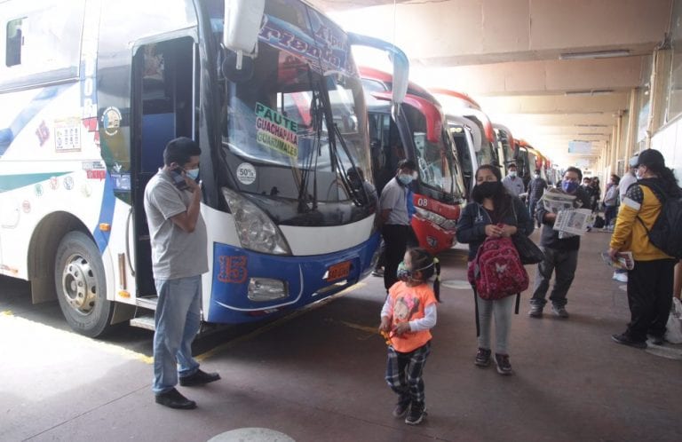 Transporte entre provincias y cantones anuncia paralización