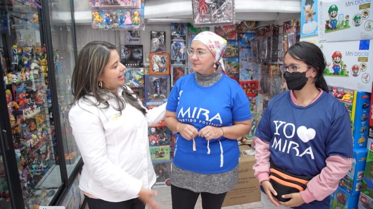 Candidata a la Cámara de Colombia visitó emprendimientos de colombianos en Cuenca