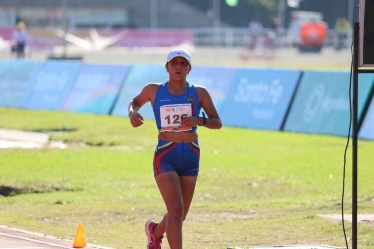 Karen Litardo obtiene medalla de plata en 5.000 metros marcha en los Juegos Sudamericanos de la Juventud