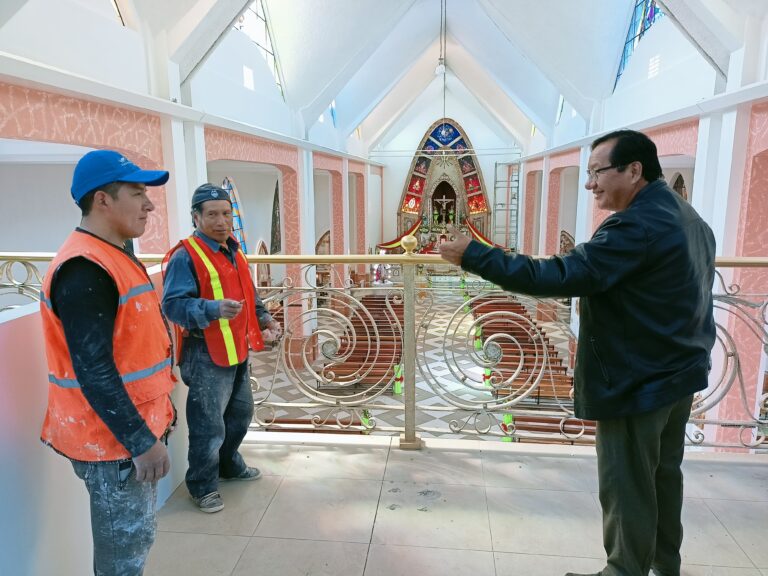 La familia Lliguín-Balarezo lleva más de tres décadas restaurando iglesias en Azuay y Cañar