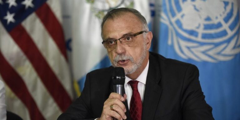 Ministro colombiano ordenará cesar bombardeos en campamentos con menores