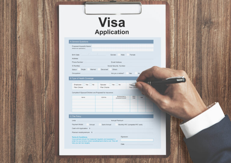 Alerta con estafas en ofrecimientos de visas de trabajo en el exterior
