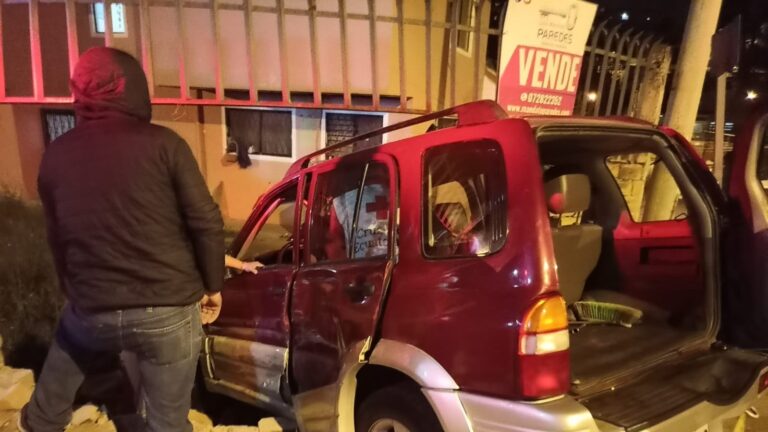 Choque deja destrozos en Miraflores