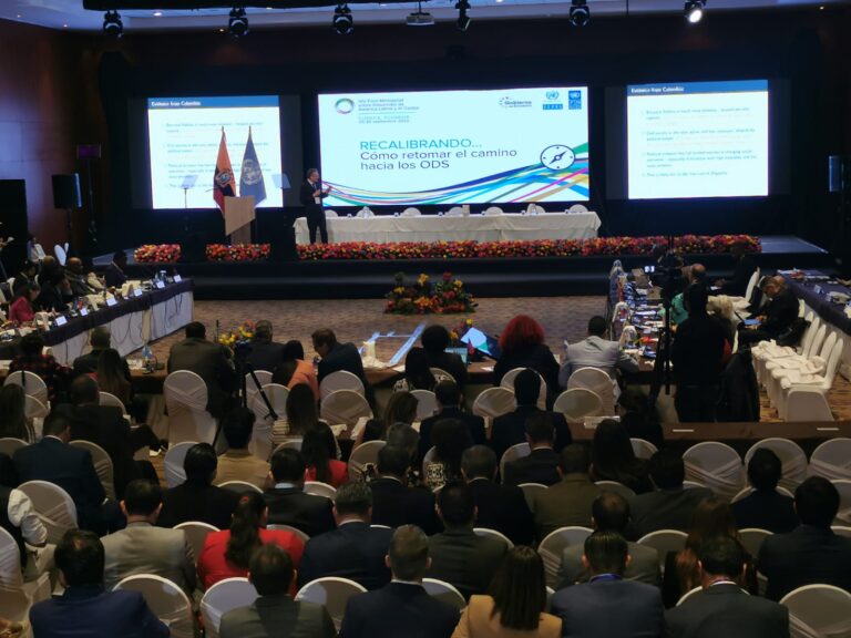 Delegados de 33 países abordan en Cuenca el desarrollo de América Latina y el Caribe