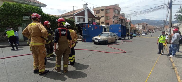 Tres heridos y múltiples daños deja accidente en la Zona Militar
