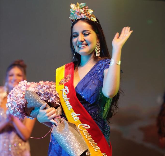 María Joaquina Pesántez es la nueva Reina de Cuenca