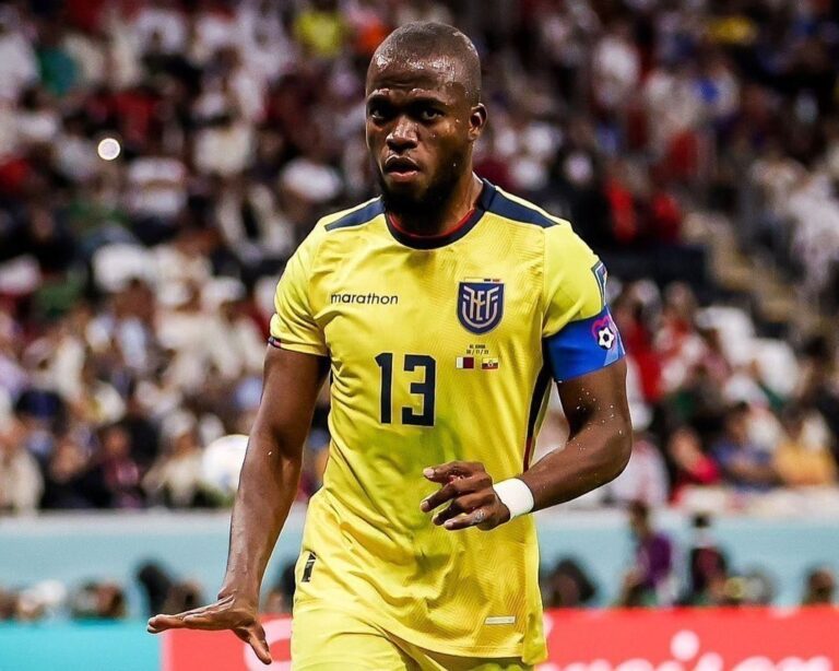 Dos bajas en el debut del técnico Félix Sánchez con Ecuador