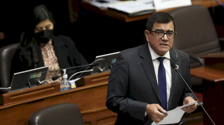 Gobierno plantea que titular del Congreso reemplace a Boluarte en su ausencia