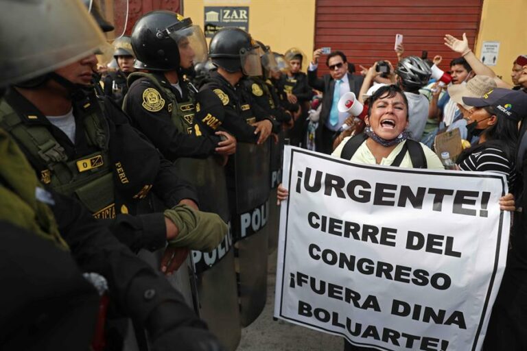 Perú afronta «gran marcha nacional» contra el gobierno de Dina Boluarte