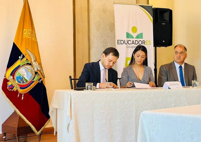 «Educadores Cooperativa» celebra 55 aniversario con firma de convenio y entrega de reconocimientos