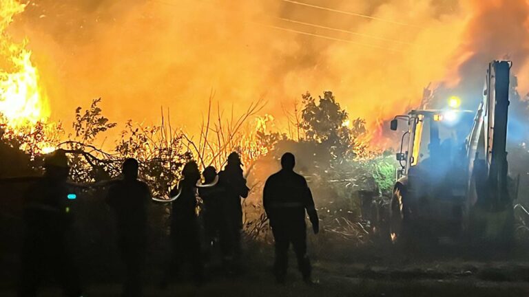 Incendio en Uruguay deja unos 200 evacuados y afecta unas 40 hectáreas