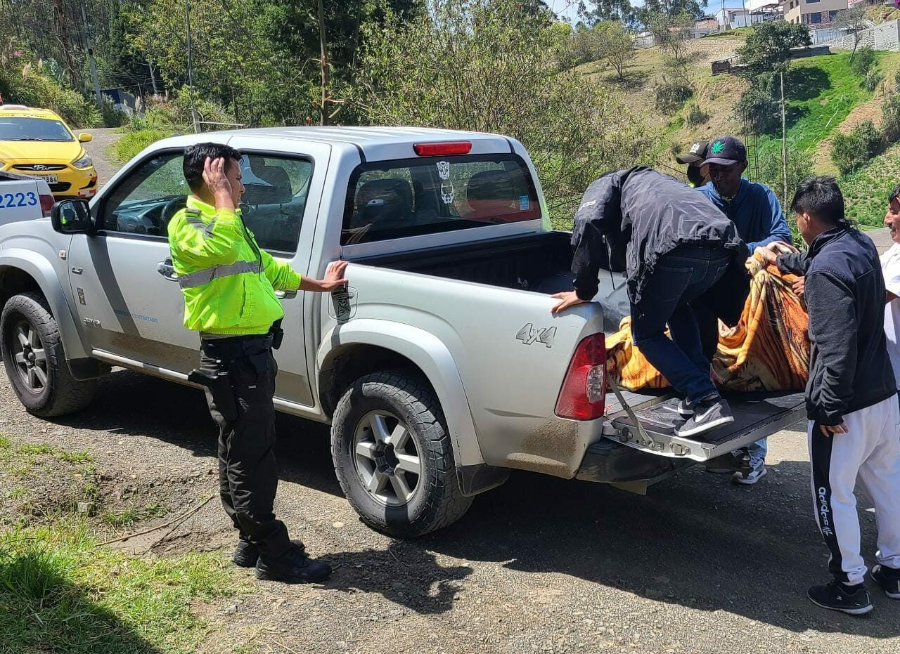 Persona fallecida fue transportada en el balde de un vehiculo
