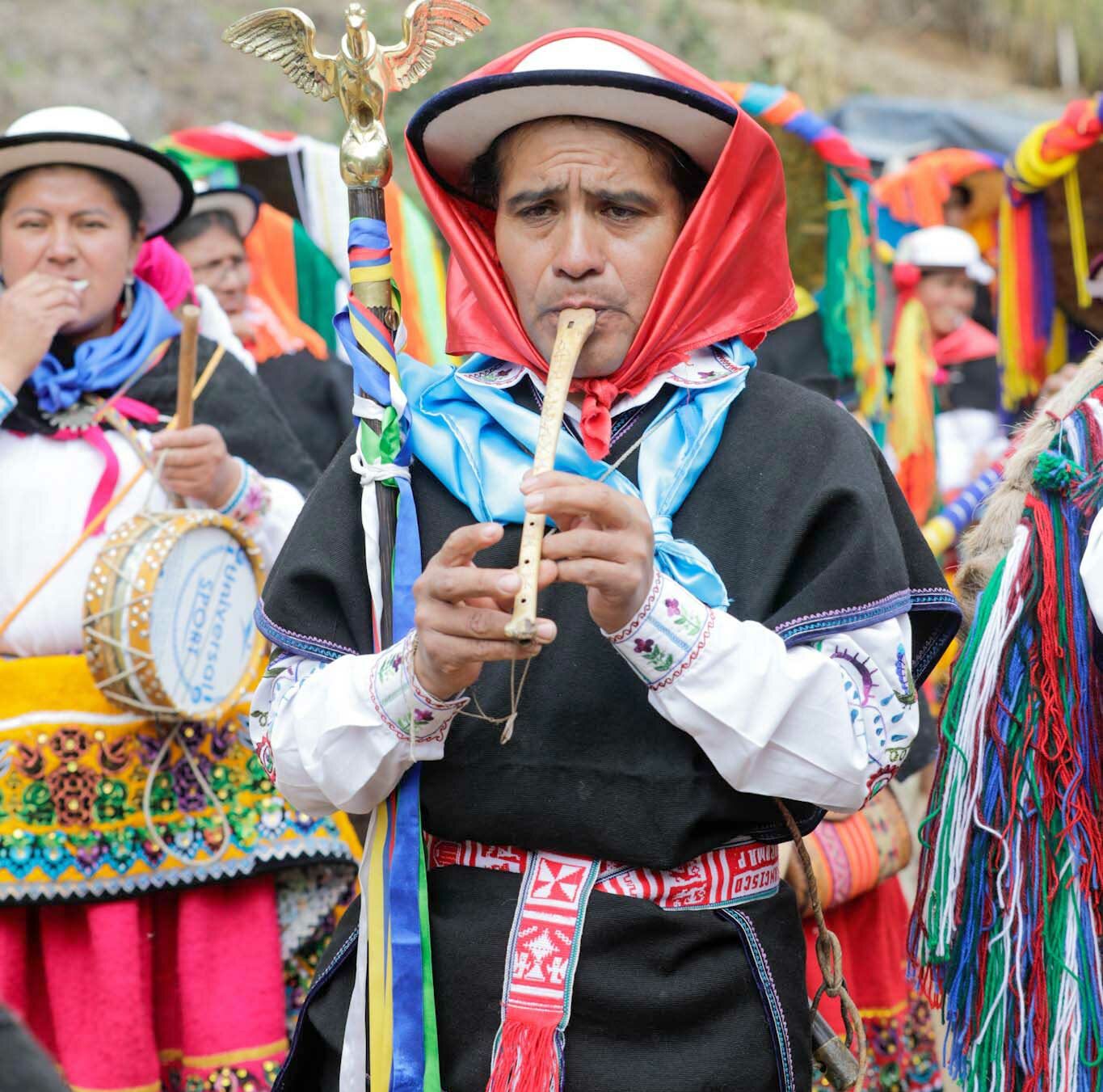 Representante de la Tucayta encabezando el recorrido hasta el cantón Cañar. XCA