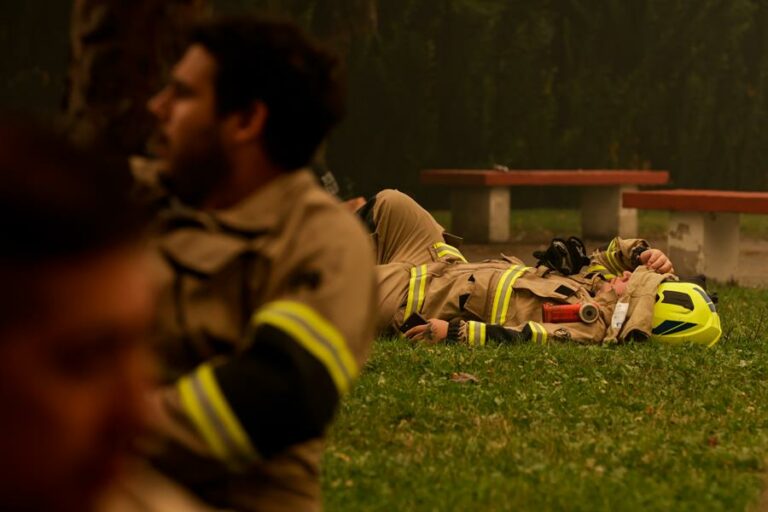 Chile detiene a 10 personas por incendios y eleva a 24 el balance de muertos