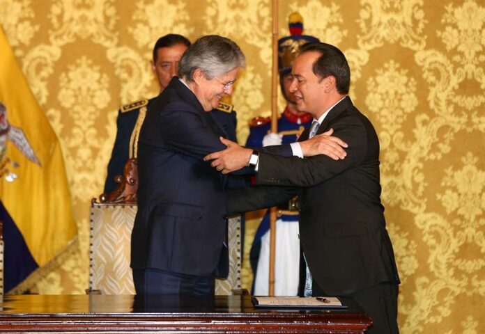 posesión hENRY cUCALÓN