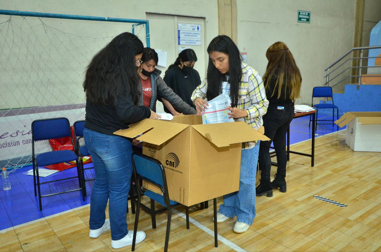 Cierre de Juntas Receptoras del Voto. Foto AWM