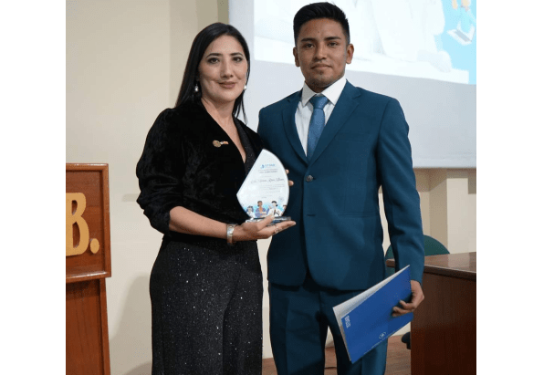 Emily Riera, profesora de Cuenca, que deja huellas