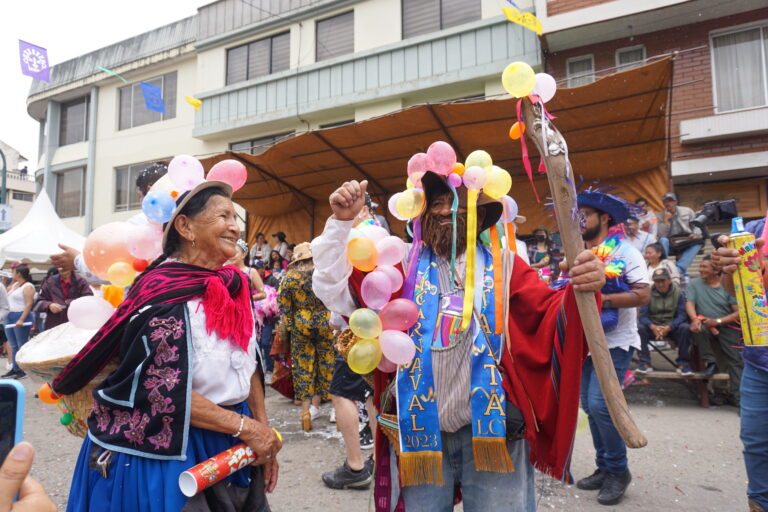 Cultura y tradiciones en el “Carnaval del río Gualaceo”