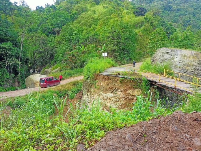 Acceso a Uzhcurrumi Acceso a Uzhcurrumi