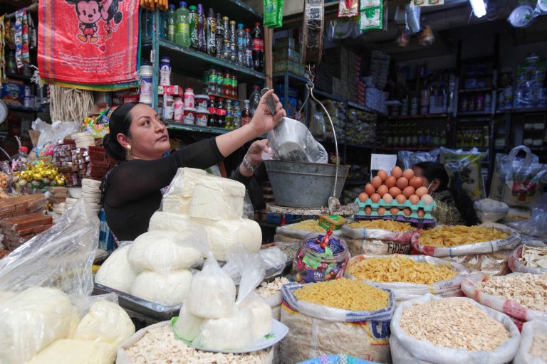 Cuenca con canasta básica de USD 808, la más cara del país