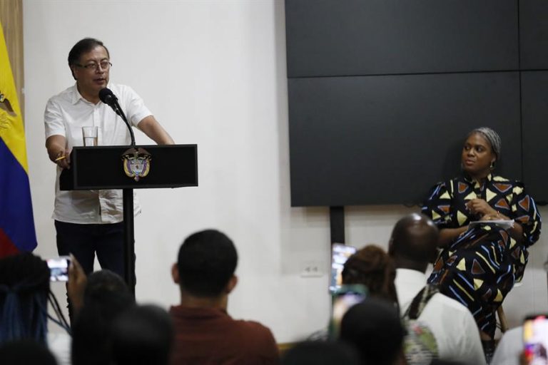 Petro dice que como padre confía en que su hijo pueda demostrar su inocencia