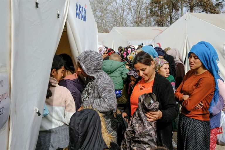 Los sirios, atrapados entre una mayor necesidad y poca ayuda un mes después