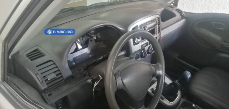 Delincuentes desmantelan vehículo en garaje al interior de una vivienda en Cuenca
