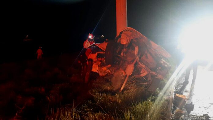 Accidente de tránsito en el kilómetro 22 de la vía Cuenca-Girón-Pasaje, sector Victoria del Portete.