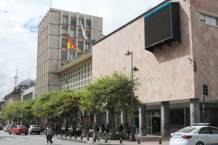 Transición municipal avanza a paso lento