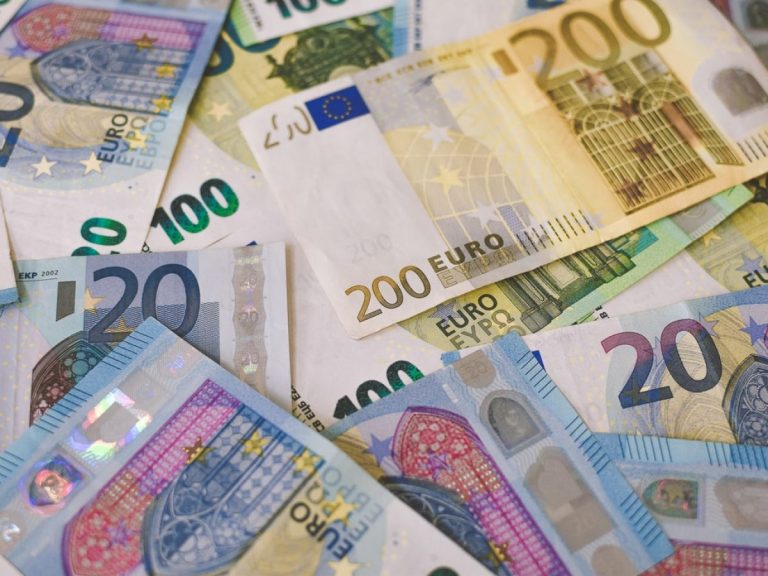 La banca europea se hunde en bolsa por el temor al contagio desde EE. UU.