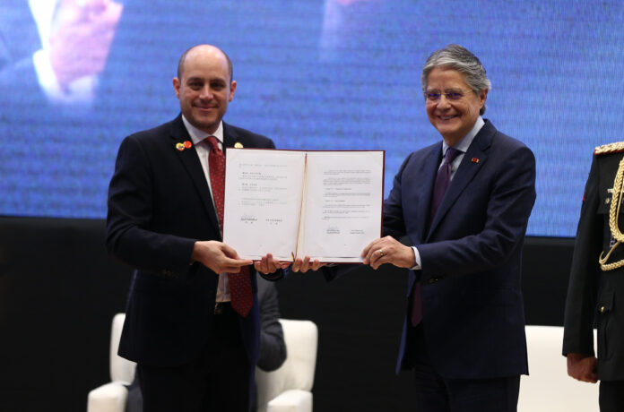 Ecuador, el cuarto país de Latinoamérica en firmar un acuerdo comercial con China