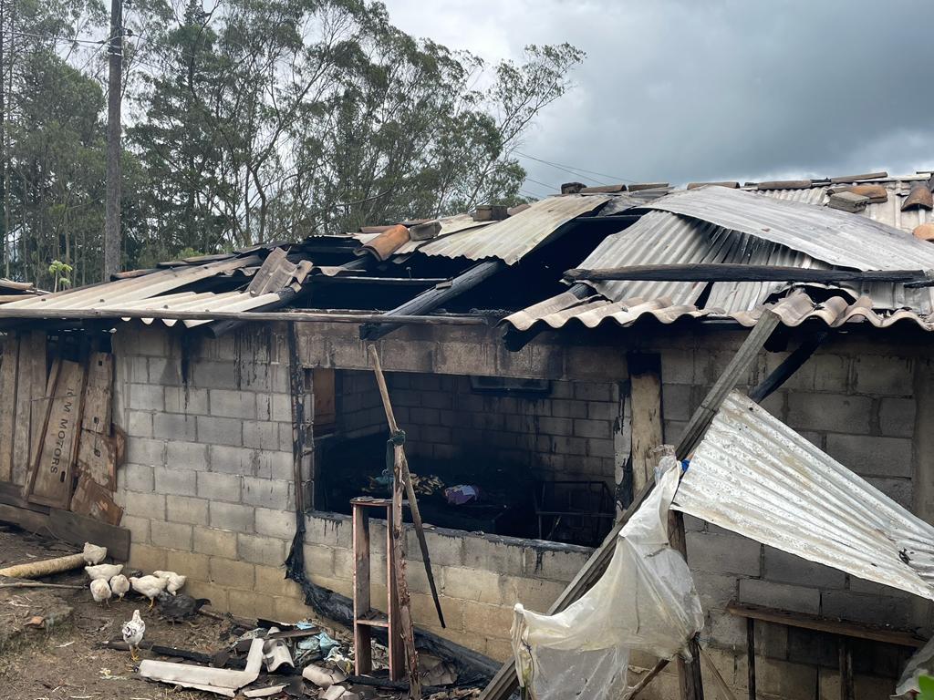 Incendio en vivienda en Victoria del Portete