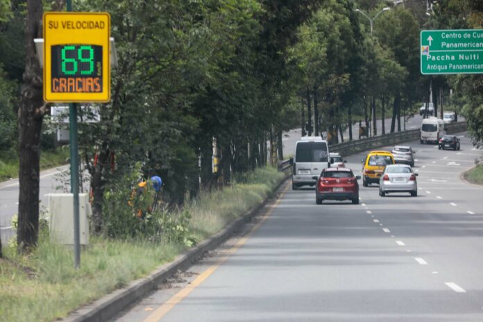 Bajo la figura de terminación unilateral y anticipada del contrato, la EMOV plantea terminar el polémico convenio de radares con el consorcio Movil Technology.