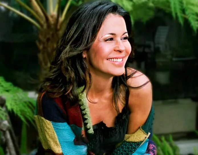 María Conchita Alonso emprenderá este mes en Miami su gira "María Conchita Sin...Vergüenza Tour", una puesta en escena que recorre los momentos más importantes de su vida personal. Foto: Facebook