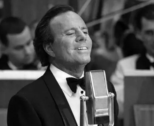 Decenas de famosos envían un saludo de cumpleaños a Julio Iglesias que cumplirá 80 años. Foto: Facebook