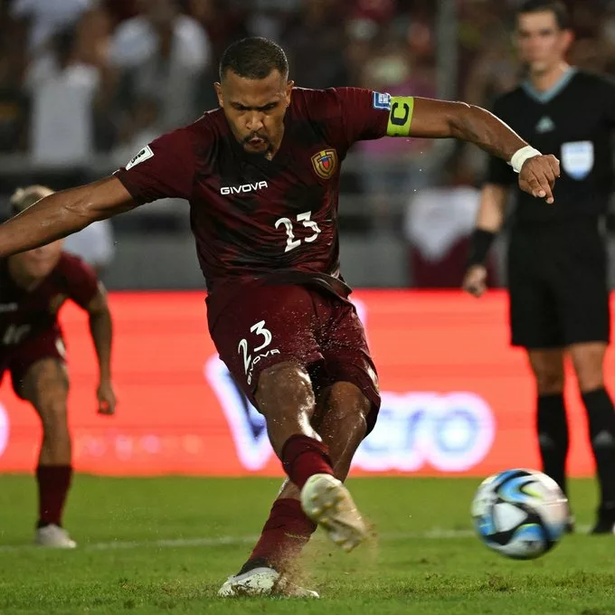 Salomón Rondón anotó el gol de la victoria para Venezuela.